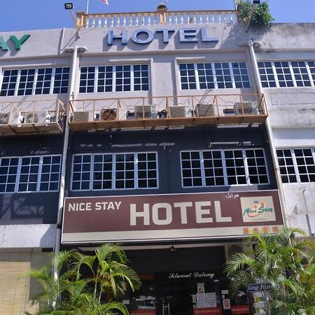 Nice Stay Hotel Рауб Екстериор снимка