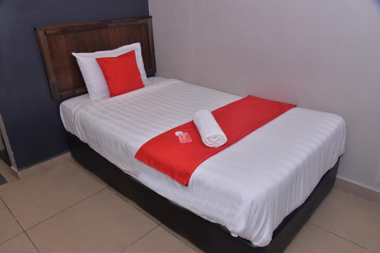 Nice Stay Hotel Рауб Екстериор снимка